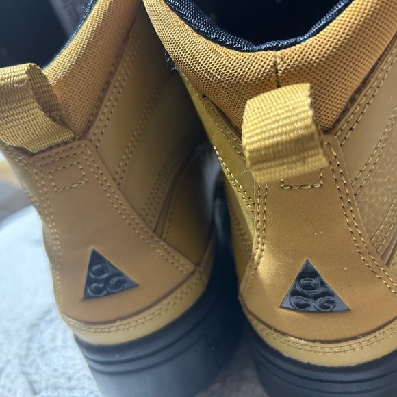 Nike - Grade School Woodside 2 High ACG
Boots (Wheat Black) - Picture 3 of 16